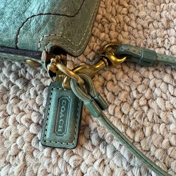 Coach Chelsea Turnlock Wristlet – Rare Mineral Leather – Classic Preppy Style